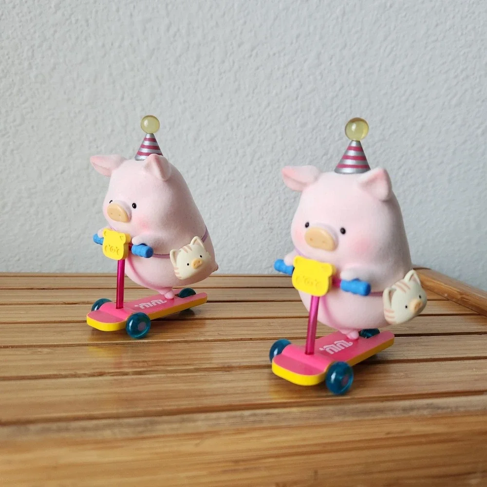 Toyo Cicis Story Lulu Celebration Birthday‎ Pigs On Scooters Party Hats Set Of 2